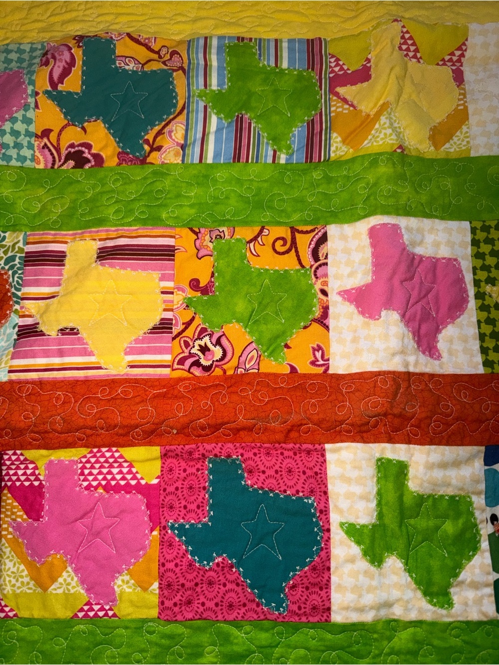 Handmade Colorful Texas Polka Dot Quilt - Picture 2 of 6